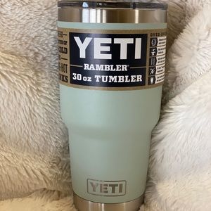 YETI RAMBLER 30oz TUMBLER *SAGEBRUSH GREEN*
